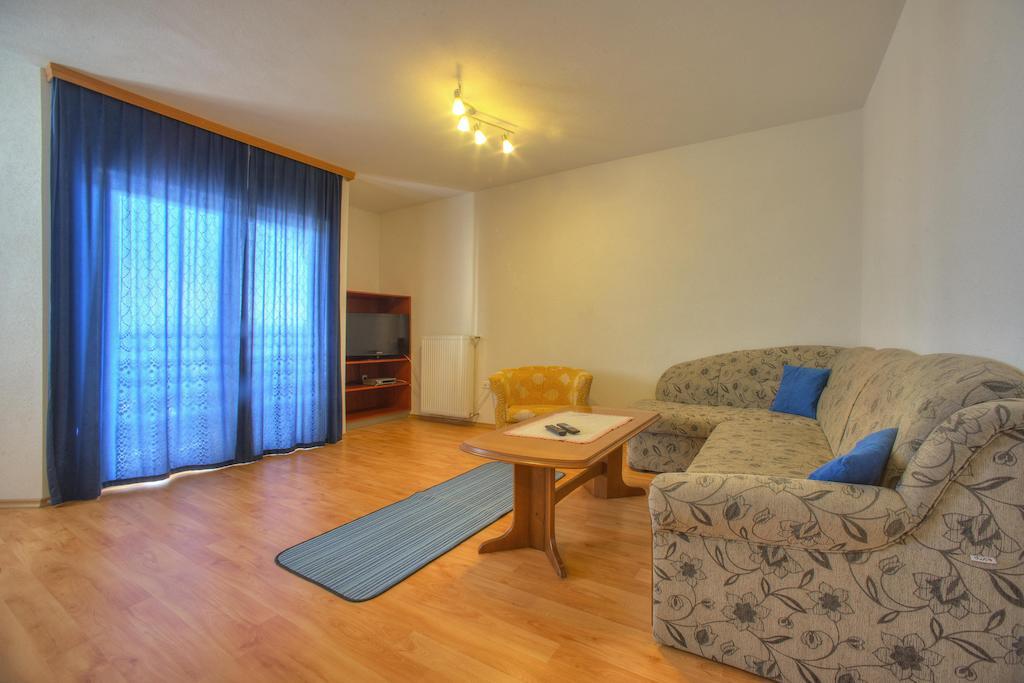 Apartments Peran Šibenik Szoba fotó